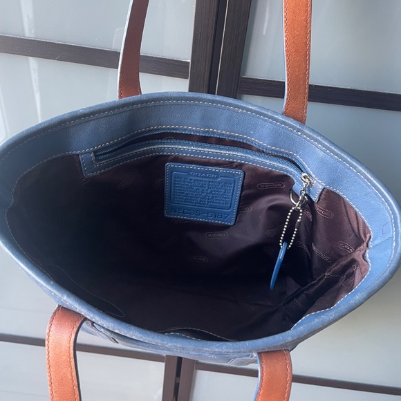 Coach leather tote - Picture 3 of 3